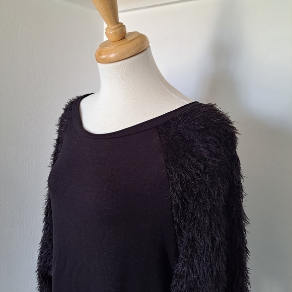 7th Ray | Black bat wing fuzzy arms women's crew neck sweater - Picture 2 of 9